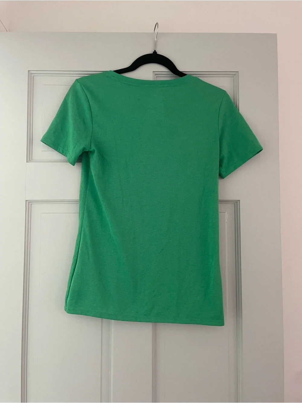 Nike Women's Green V-Neck Short Sleeve Tee